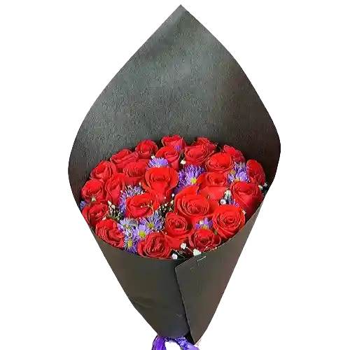Bouquet de Pasión y Romance 24 Rosas Rojas con Statis Morada, Aster Morado y Gipsofilia
