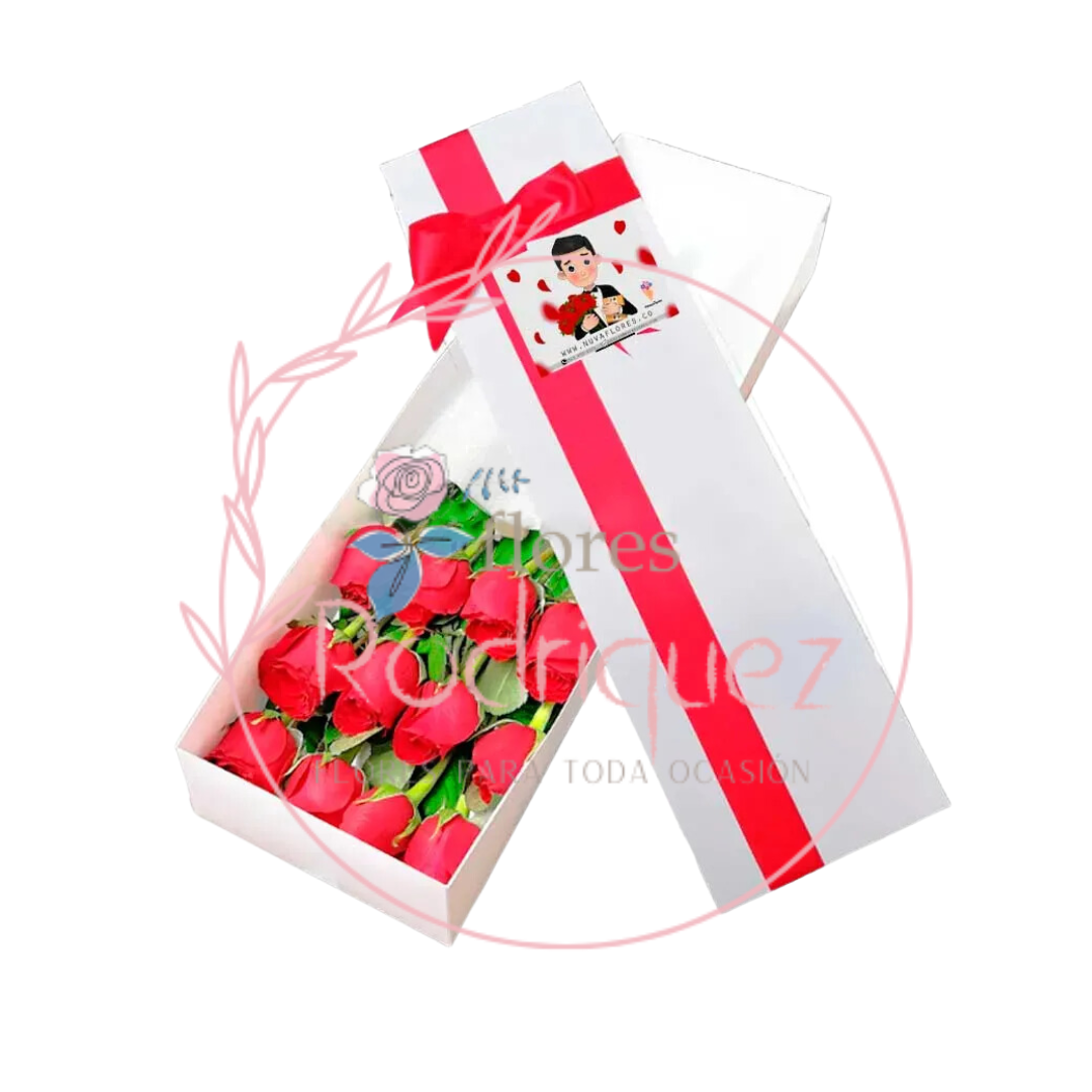 18 Rosas Rojas en Caja Hermosa con Tarjeta y Decoración - El Regalo Más Elegante para Sorprender a Domicilio
