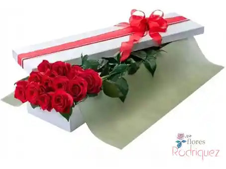 Rosas Rojas 9 En Caja Blanca a Domicilio con Moño Grande y Decoración