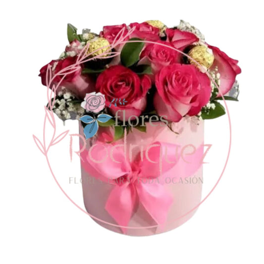 Caja Cilíndrica de 16 Rosas Rosadas y 6 Ferrero Rocher - Un Regalo Inolvidable para Enamorar