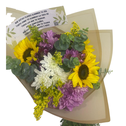 Ramo de Girasoles con Margaritas, Solidago y Eucalipto