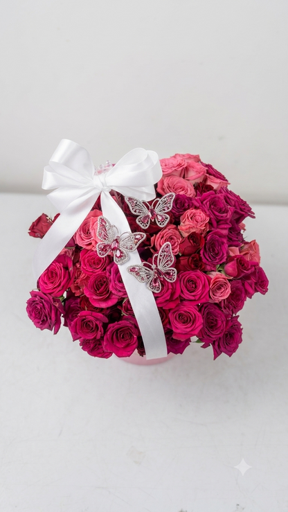 Caja Premium de Rosas en Tonos Rosados y Fucsia