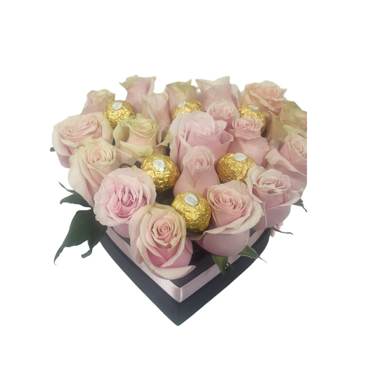 24 Rosas Rosadas con 8 Ferrero Rocher en Corazon para Enamorar