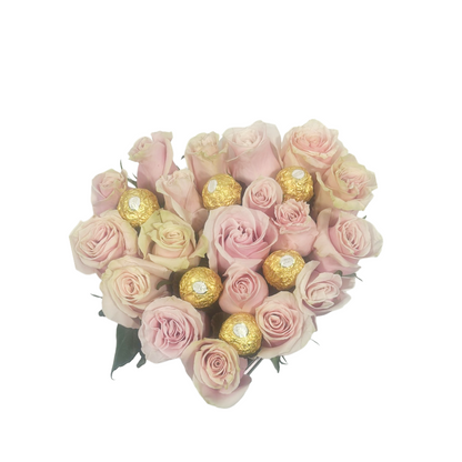 24 Rosas Rosadas con 8 Ferrero Rocher en Corazon para Enamorar