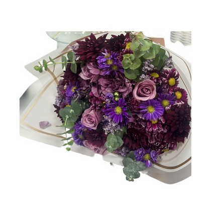 Ramo de Rosas Moradas y Margaritas con Eucalipto