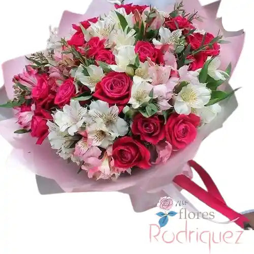 Rosas Fucsias Y Astromelia Rosada Y Blanca Momentos Mágicos a Domicilio